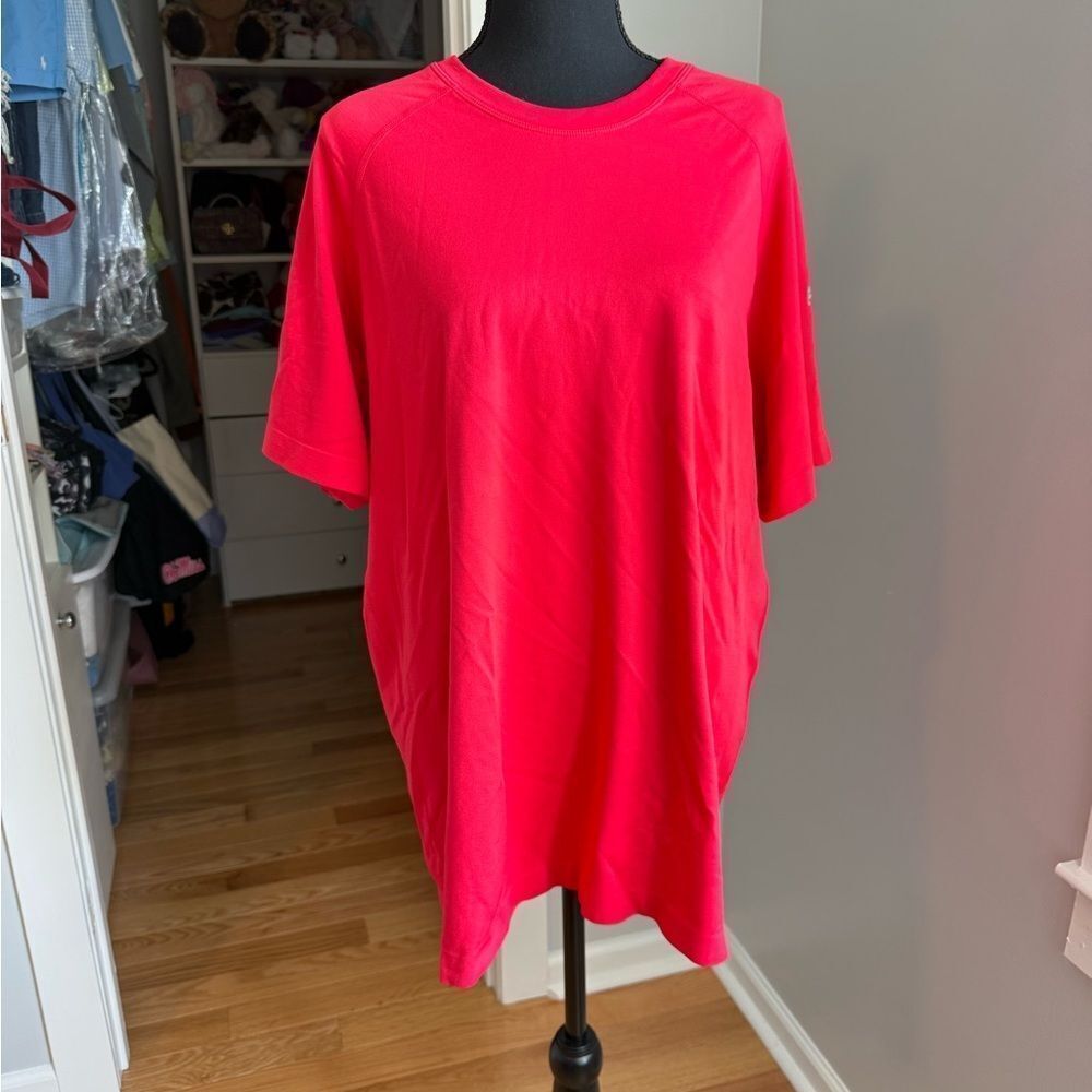 Fabletics XXL Men’s Vibrant Red T-Shirt